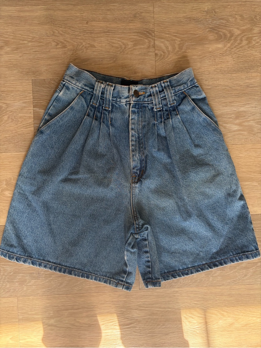 Vintage 90s Sunbelt High Waisted Pleated Denim Shorts XS